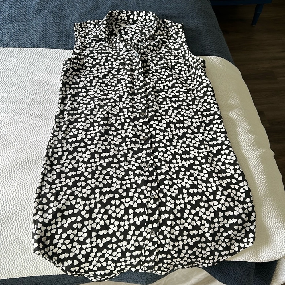 Equipment black and white heart tunic
